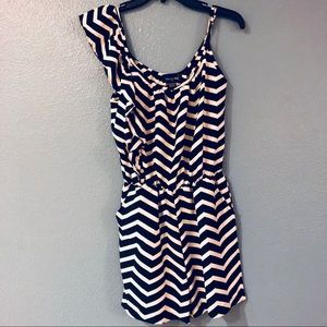 🆕 Romper Ruffle Sleeve Black White Small